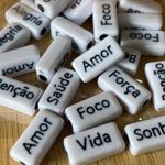 Aplique Migaça Entremeio Palavras Transp Letra Branca - 30 Unidades