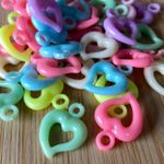 Pingente Coração Vazado Cores 15mm - 10 Unidades