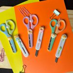 Kit Papelaria 2 Peças – Tesoura + Estilete Retrátil