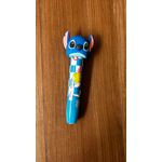 CANETA BORRACHA STITCH 12CM UN AZUL