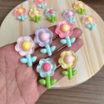 APLIQUE RESINA FLOR 3D C/FOLHAS 3,5CM 10UN SORT.