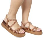 Papete Feminina Sola Alta Tiras Trançadas Caramelo