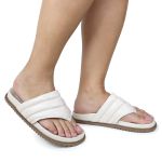 Sandalia Papete de Dedo Sola Baixa Leona Off-White