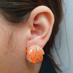 Brinco Esmaltado Folheado a Ouro 18K Folha Laranja 