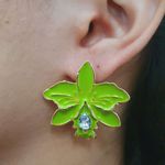 Brinco Dourado Flor Verde Claro