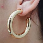 Argola Folheada a Ouro 18K Lisa Grande 
