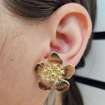 Brinco Folheado a Ouro 18K Flor 