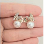 Brinco Com Zircônia Borboleta e Pérola Dourada 