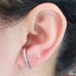 Brinco Ear Hook Semi Joia Ródio Branco 