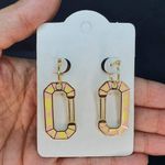 Mini Argola Folheada Dourada Esmaltada Rosa e Amarelo 