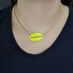 Colar Dourado Búzios Amarelo Neon 