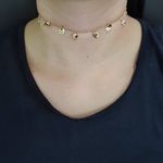 Colar Choker Folheado Dourado Discos e Flores 