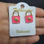 Brinco Folheado Dourado Búzios Esmaltado Rosa Escuro 