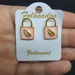 Brinco Folheado Dourado Búzios Esmaltado Rosa Claro 