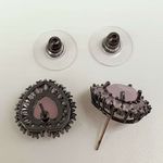 Brinco Semi Joia Ródio Negro Coração Rosa 