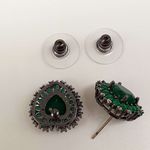 Brinco Semi Joia Ródio Negro Coração Verde 