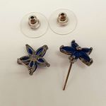 Brinco Semi Joia Ródio Negro Flor Azul Marinho 