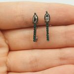 Brinco Ear Hook Gota Grafite Verde 