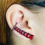 Brinco Ear Cuff Zircônia Grafite Vermelho 