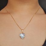 Colar Dourado Coração Branco 