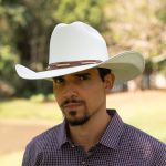 Chapéu Arizona Country Aba 12 Branco Bandinha de Couro 