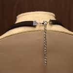 Choker Feminina Camurça Preta Básica Metal Prata