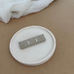 BRINCO RETÂNGULO COM ZIRCÔNIA CRISTAL DE TARRAXA
