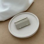 BRINCO ASA DE ANJO PEQUENINA COM ZIRCÔNIA DE TARRAXA