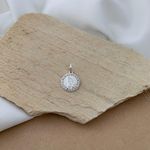 PINGENTE MEDALHA MÃOS JUNTAS BORDA ZIRCONIAS CRISTAL 13mm