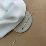 PULSEIRA COM 5 CORAÇÕES DE ZIRCÔNIA COLORS COM BORDA E ARGOLINHA CARTIER