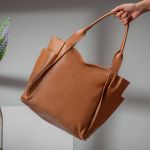 Maxi Bolsa Feminina em Couro Legítimo de Ombro e Transversal com 2 bolsos - Caramelo