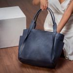 Maxi Bolsa Feminina em Couro Legítimo de Ombro e Transversal com 2 bolsos - Azul 