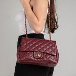 Bolsa Transversal Feminina Matelassê em Couro Alça de corrente Dourada - Marsala ( Vinho)