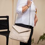 Bolsa Feminina Couro Legítimo Matelassê Alça Corrente Off