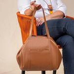 Bolsa Feminina Transversal Tiracolo Ombro Alça Removível e Regulável Tripla em Couro Legítimo - Caramelo