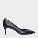 Scarpin Valentina Salto Fino Médio Couro Preto