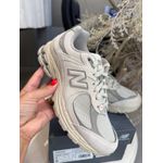 Tênis New Balance 2002 Bege 