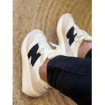 Tênis New Balance 370v1 Preto/Bege 1602