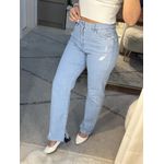 Calça Jeans Reta Com Detalhes Destroyed