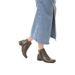 Bota Feminina Santo Charme em couro verde cano baixo solado borracha R14003.