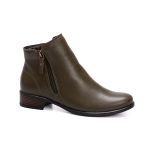 Bota Feminina Santo Charme em couro verde cano baixo solado borracha R14003.