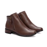 Bota Feminina Santo Charme em couro café cano baixo solado borracha R14003.