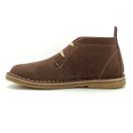 Bota Camping Chocolate em couro legitimo com solado crepe em borracha látex.