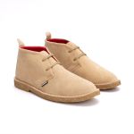 Bota Camping Taupe em couro legitimo com solado crepe em borracha látex.