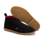 Bota Camping Preta em couro legitimo com solado crepe em borracha látex.