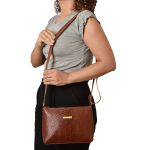 Bolsa Feminina Pequena transversal croco caramelo DM-22CR