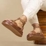 Sandália Flatform Elisa com Tachas
