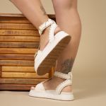 Sandália Flatform Elisa com Tachas