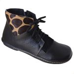 Bota em Couro Preto / Onça