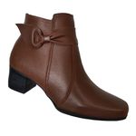 Bota em Couro Chocolate c/ Salto